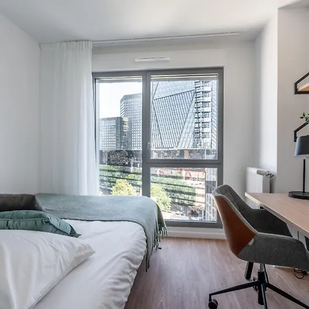 Aparthotel Edgar La Defense -